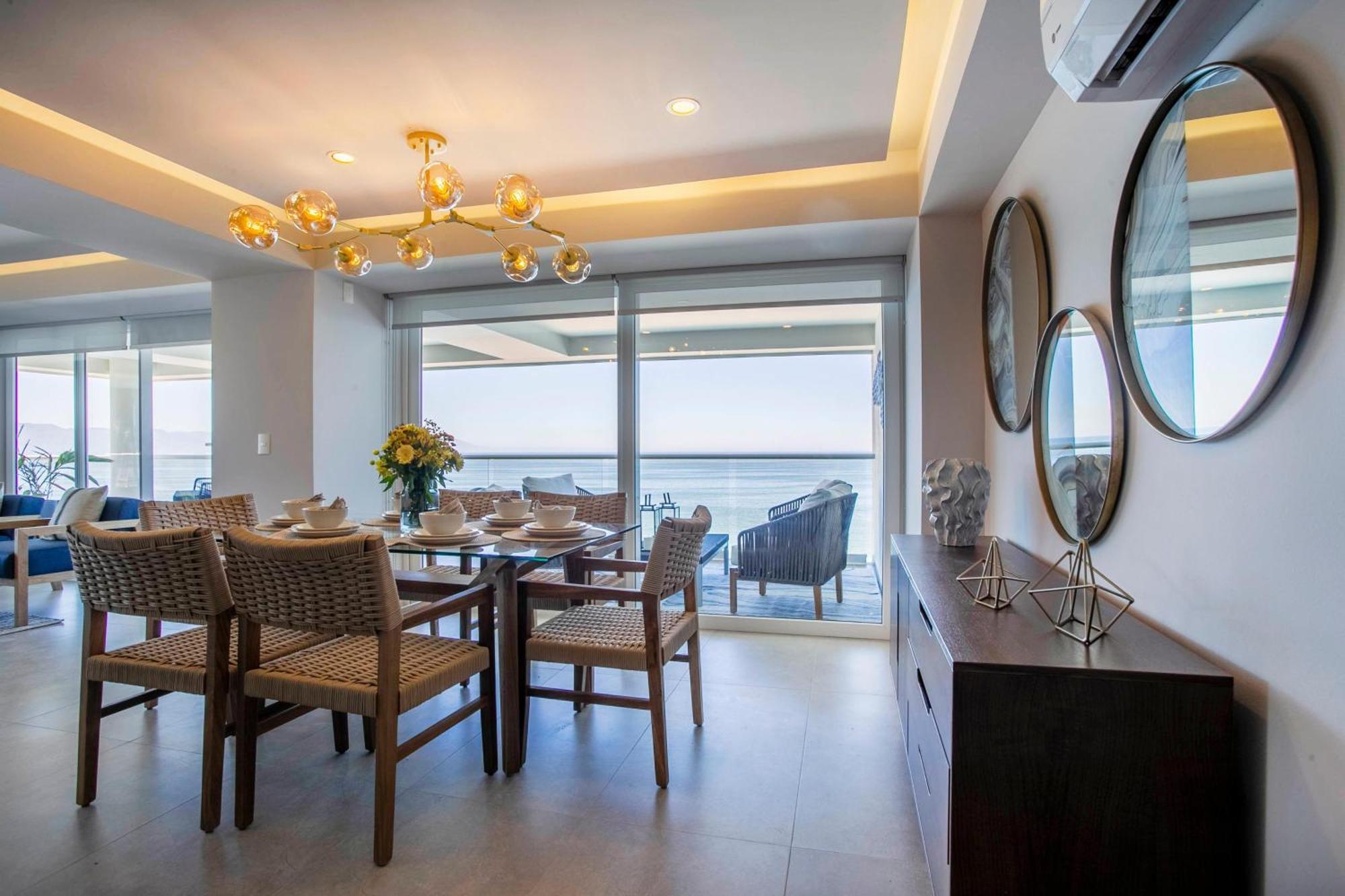 Holiday home Upscale Corner Unit With Large Wrap Around Balcony And Pools