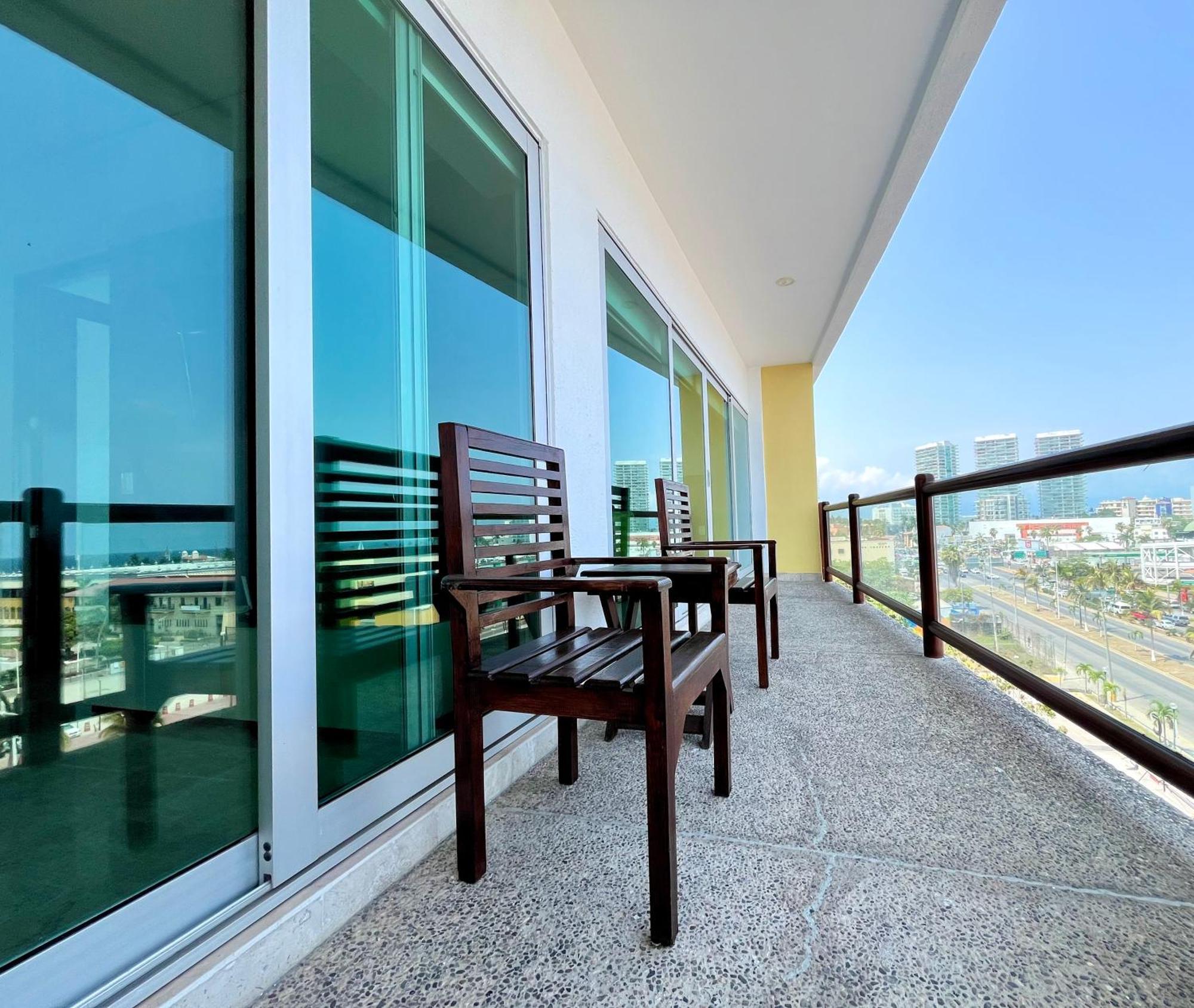 Deck 12 Apartment Puerto Vallarta
