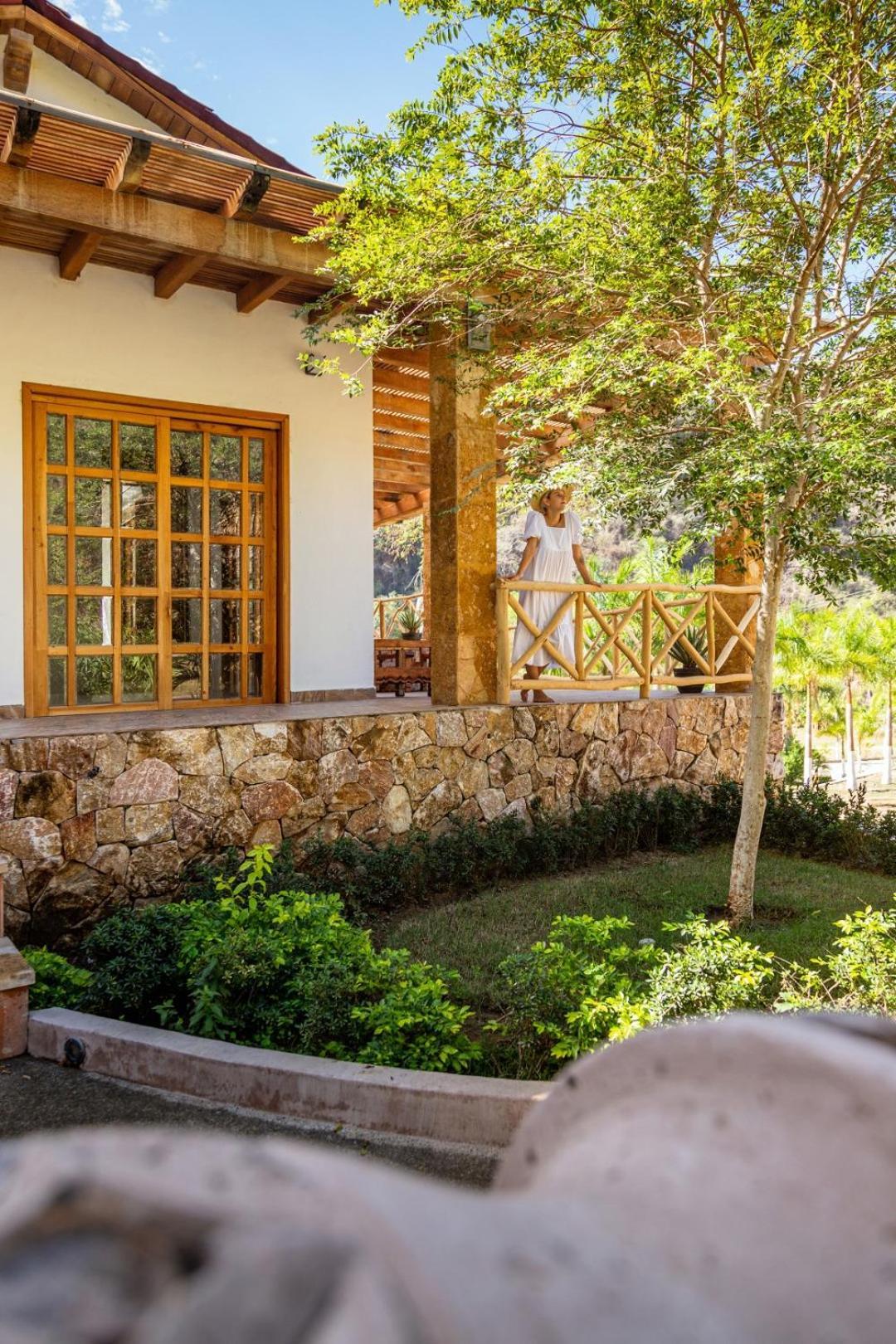 La Dulce Vista & - Sierra Madre Hotel