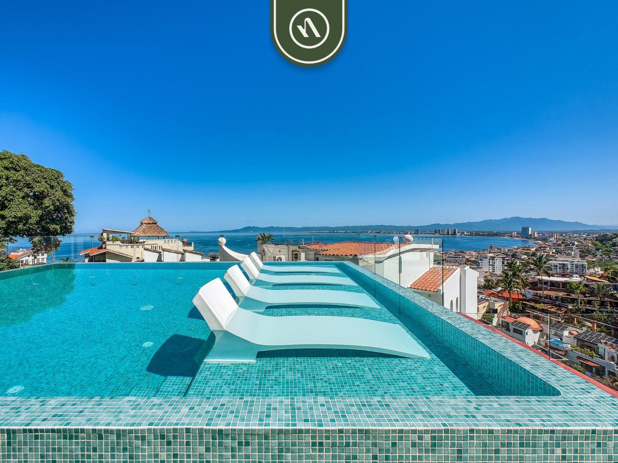 Mountain Retreat - 2 Bedroom - Oceanview Pool Apartment Puerto Vallarta