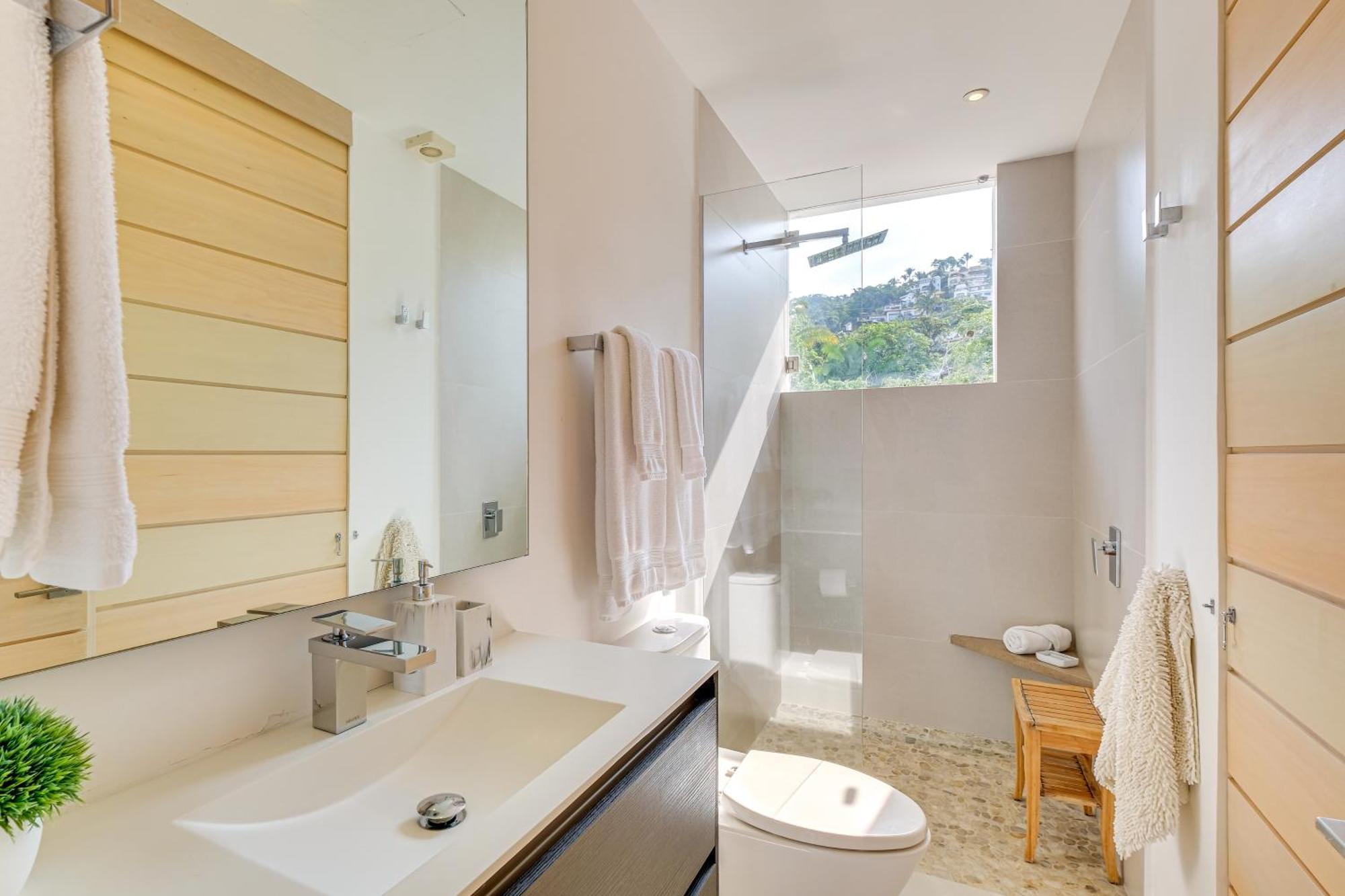 Condo, On-site Access Apartment *