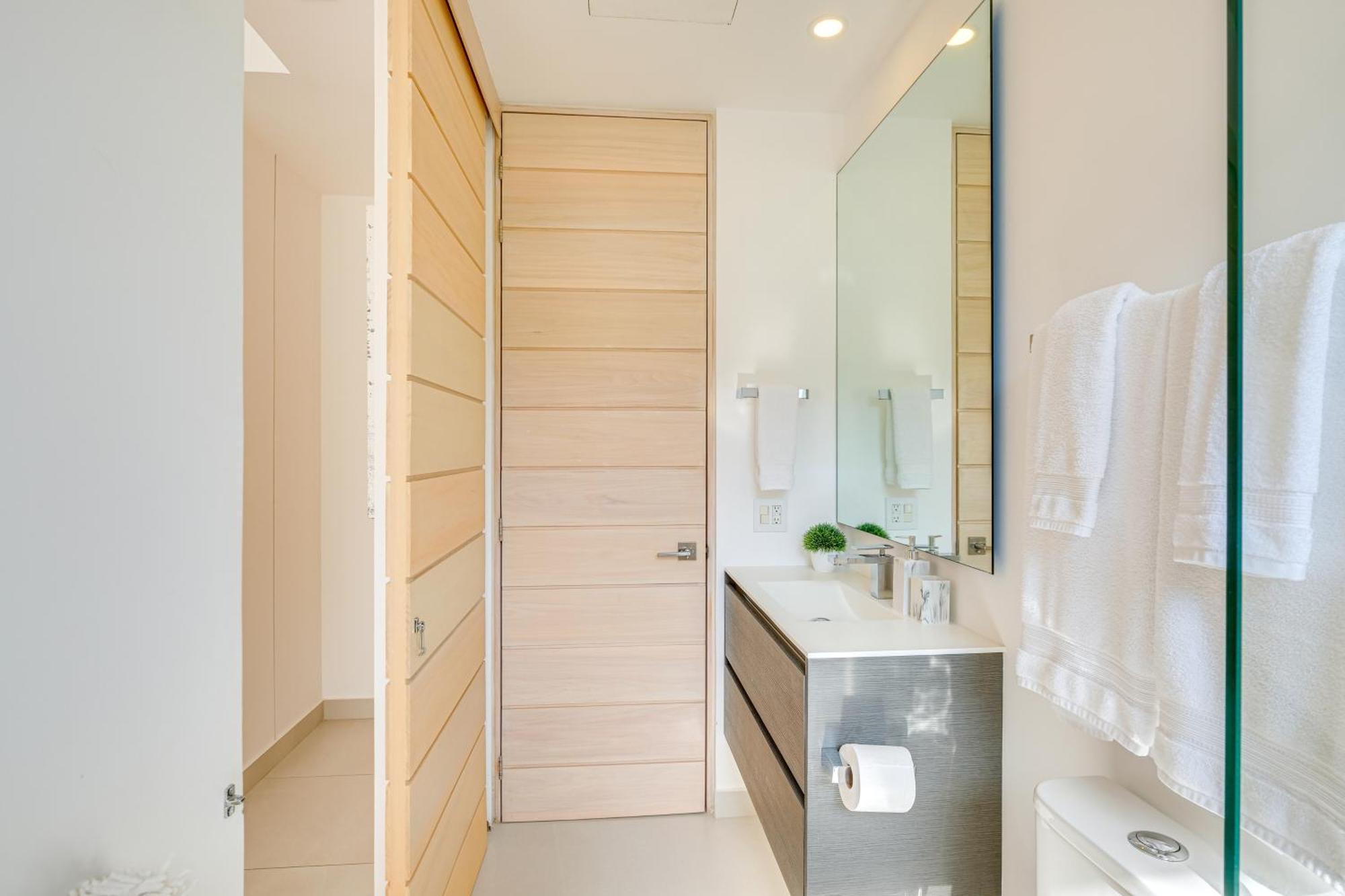 Condo, On-site Access Apartment *