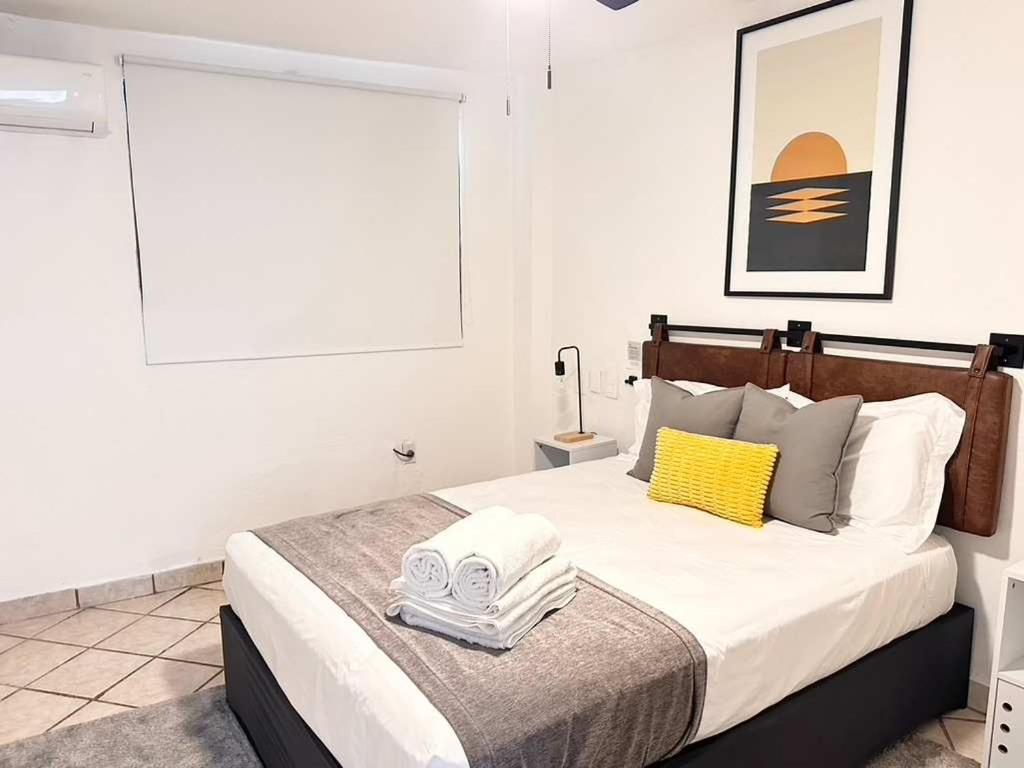 Lovely 1br Nearby The *