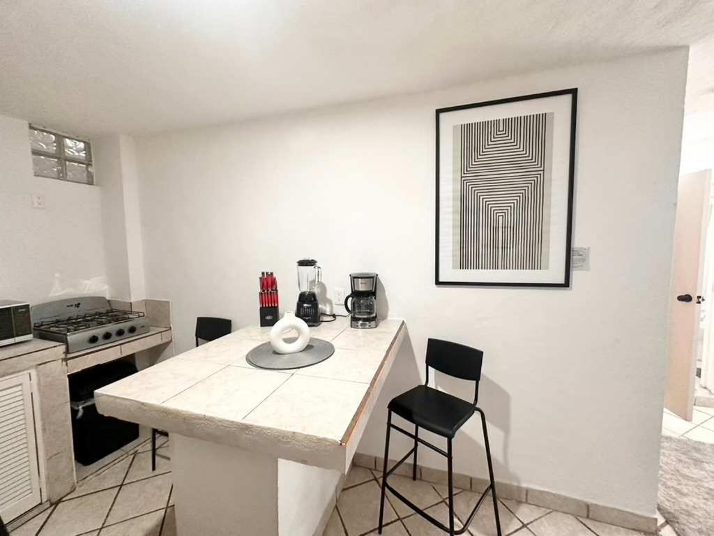 Lovely 1br Nearby The
