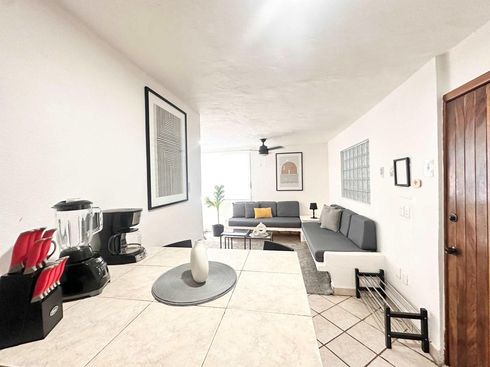 Lovely 1br Nearby The