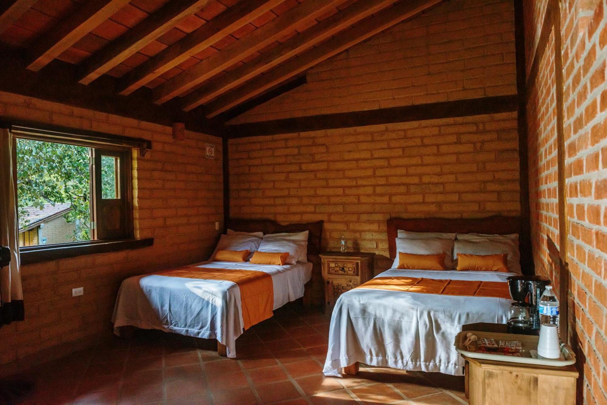 Jorullo Paradise Hotel *