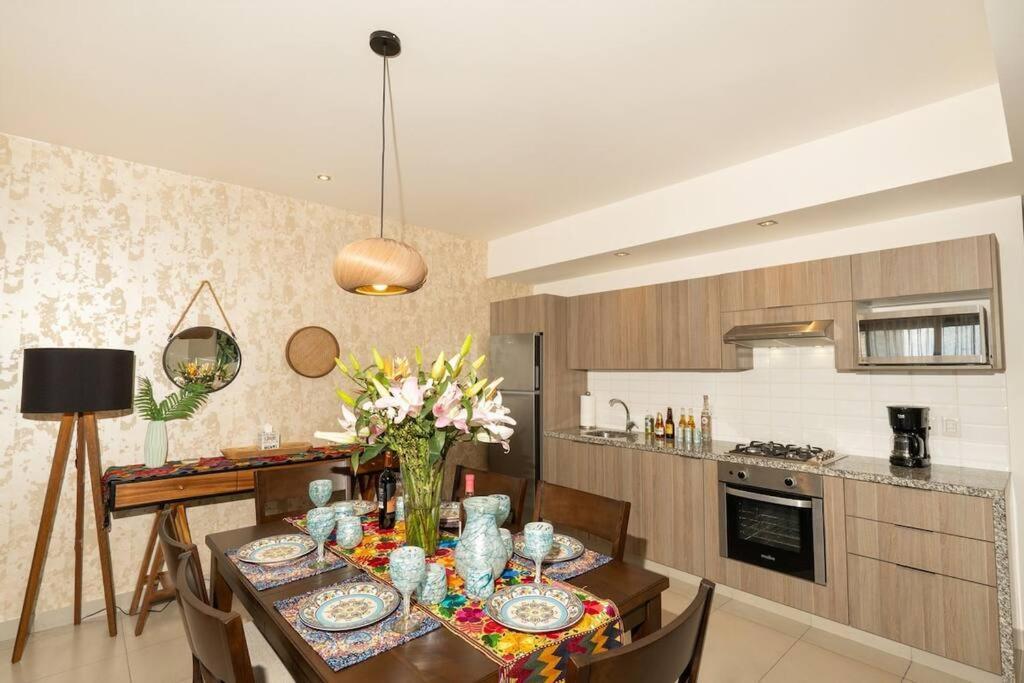 Apartment Great Location Great Amenities Sleeps 6, Roma #302 Puerto Vallarta
