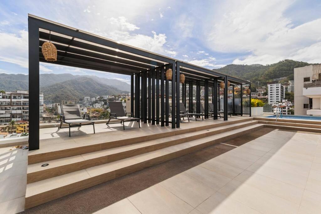 Luxury Rz 1 Block From Beach! Apartment