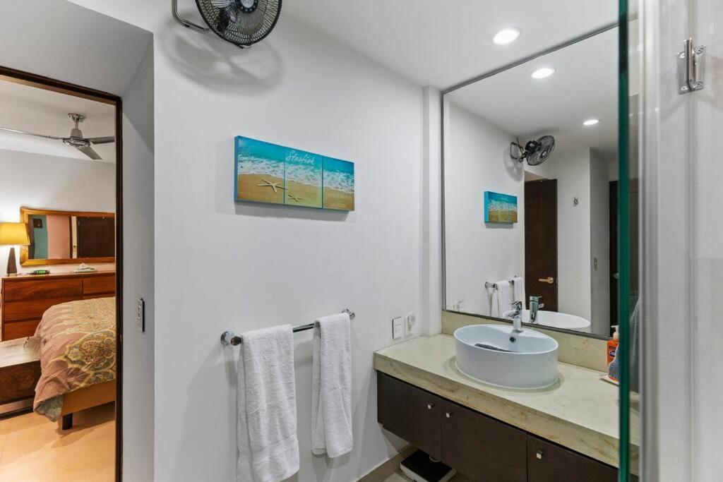 Luxury Rz 1 Block From Beach!