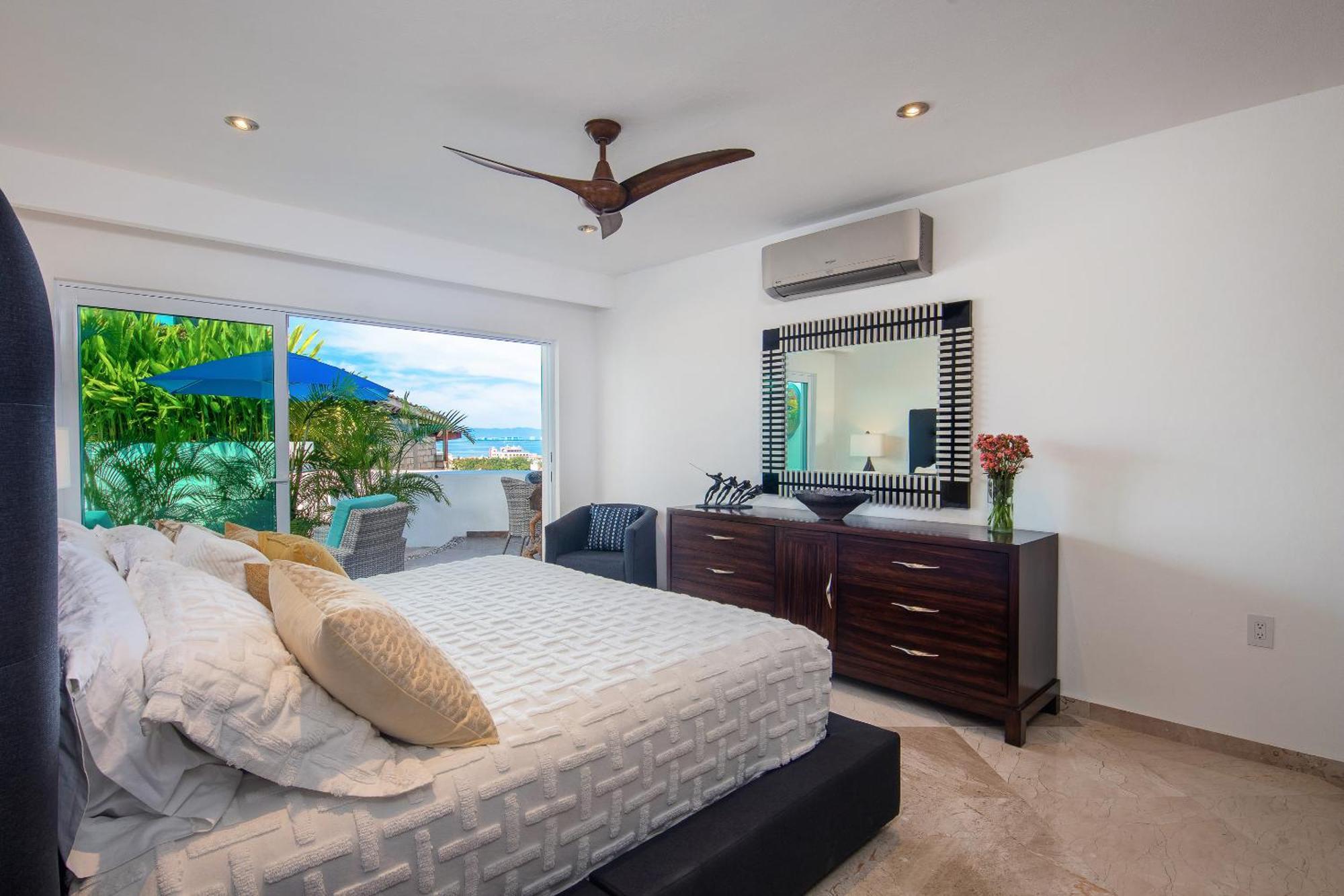 Stylish Poolside With Sea Views Apple Tv Apartment Puerto Vallarta