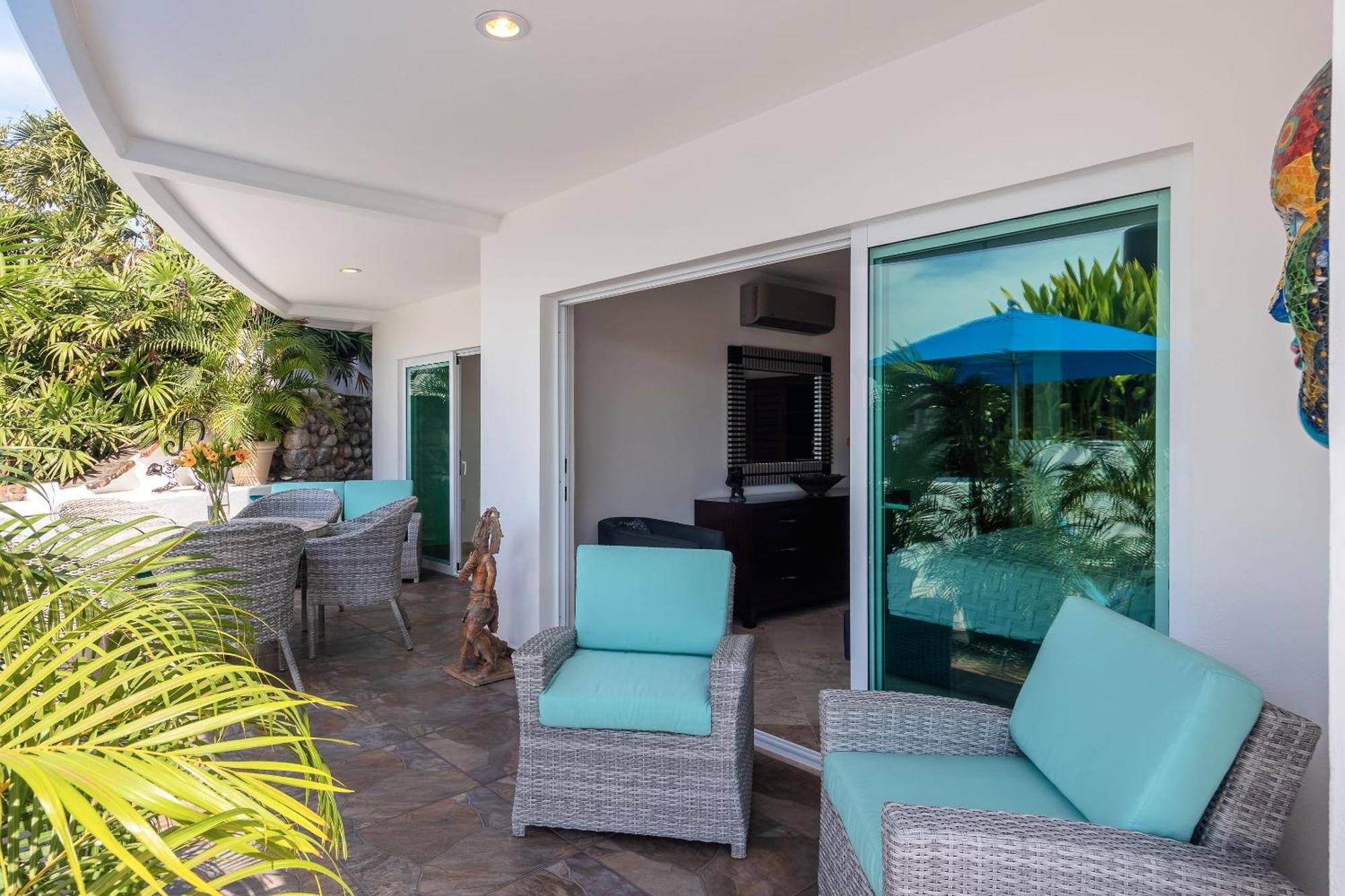 Apartment Stylish Poolside With Sea Views Apple Tv