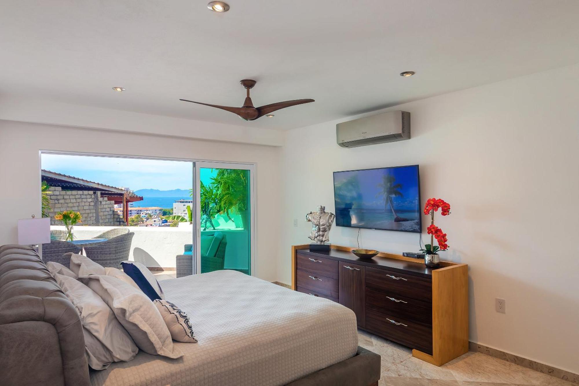 Apartment Stylish Poolside With Sea Views Apple Tv *