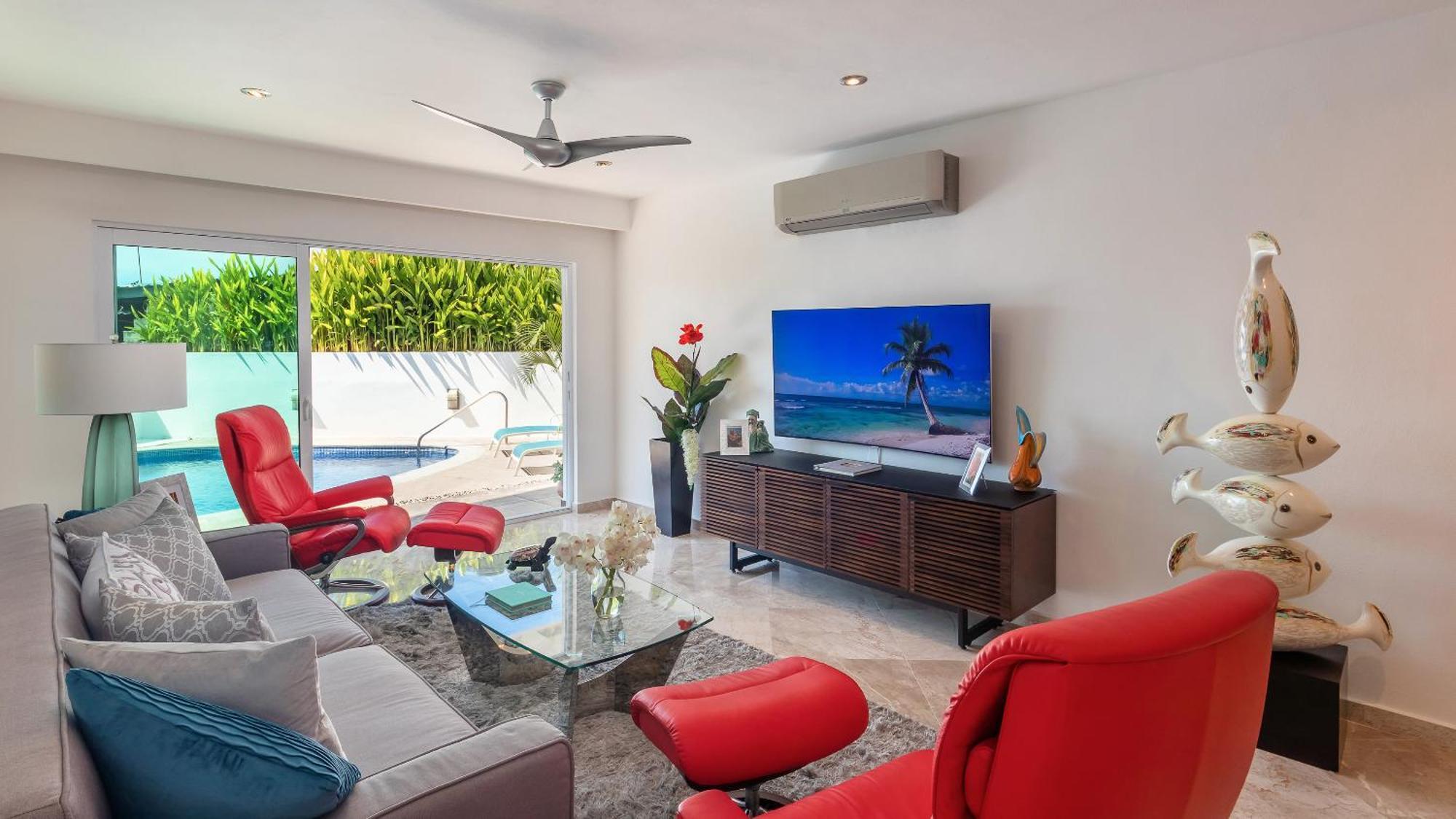Stylish Poolside With Sea Views Apple Tv Apartment