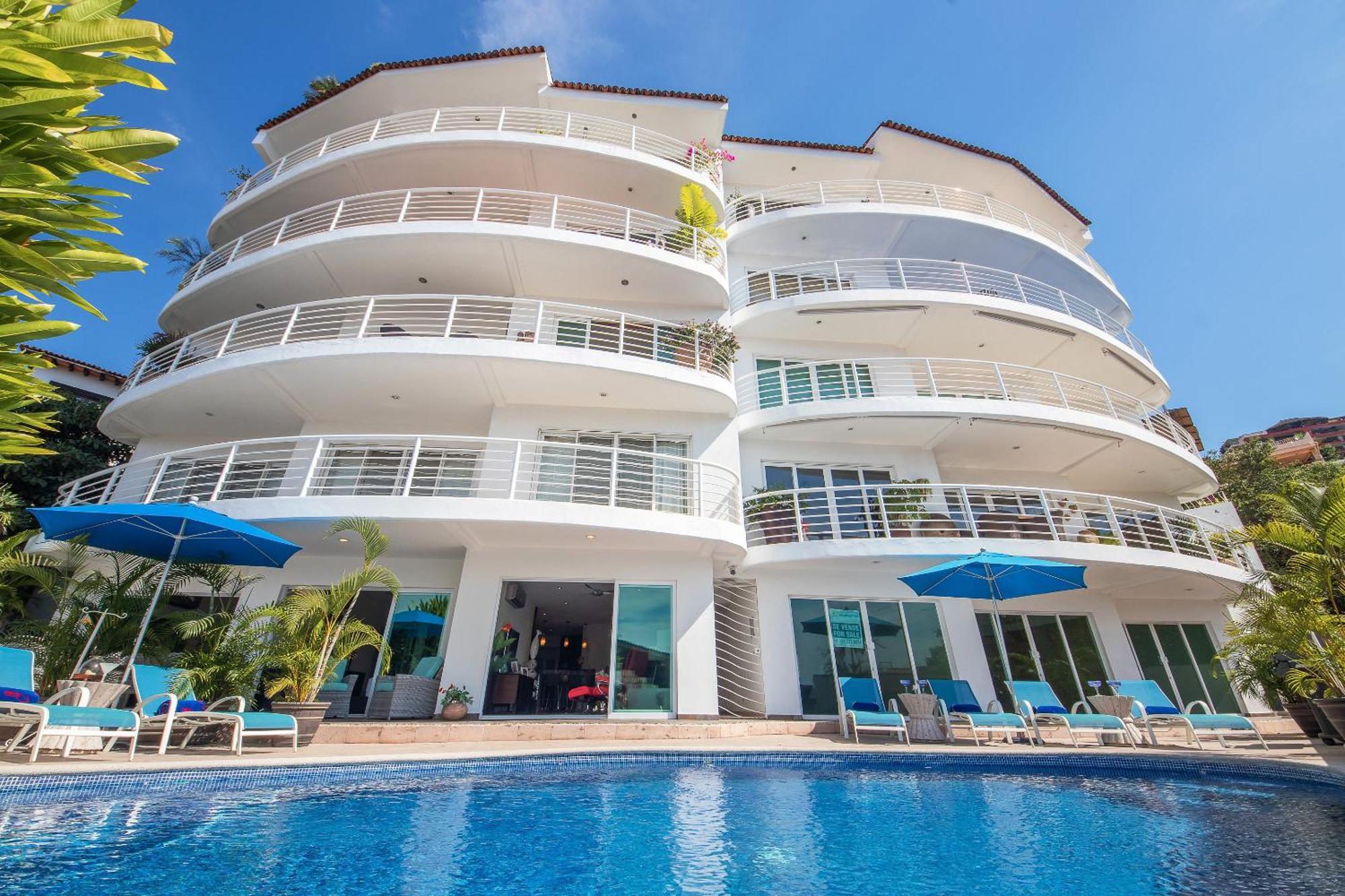Stylish Poolside With Sea Views Apple Tv Apartment Puerto Vallarta
