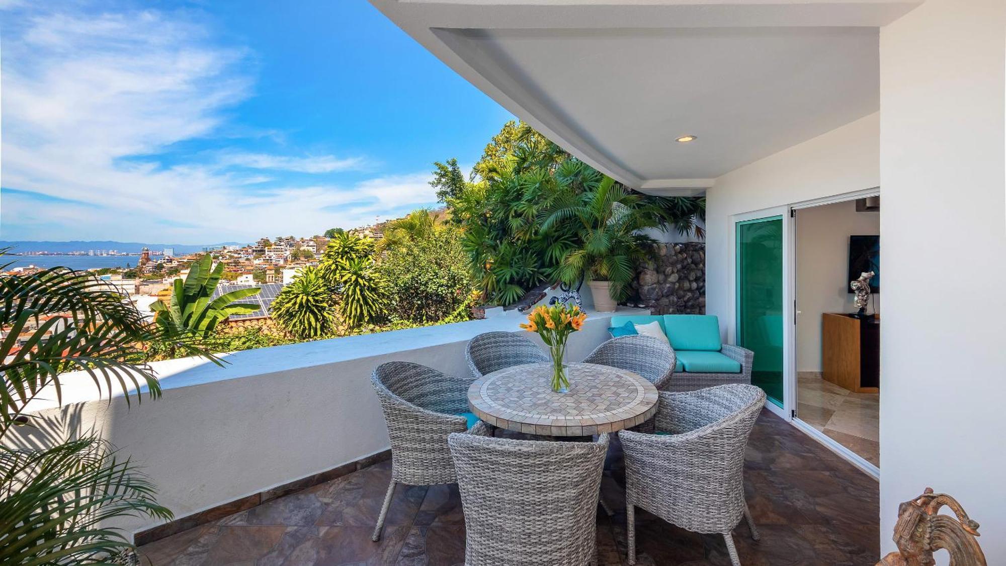 Apartment Stylish Poolside With Sea Views Apple Tv Puerto Vallarta