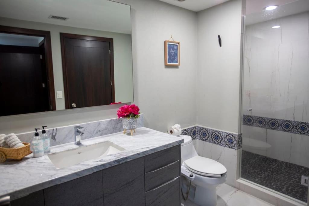 Spectacular In Grand Venetian Apartamento