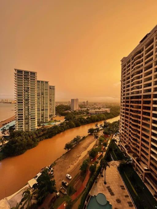 Spectacular In Grand Venetian Apartamento