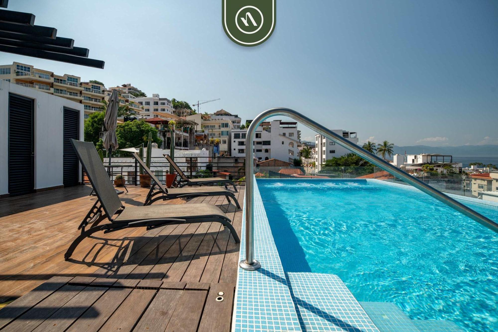 Apartment Centric In Pv Downtown - Private Patio - Pool