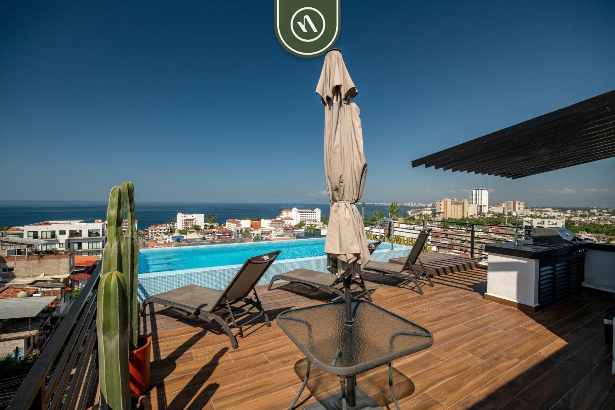 Apartment Centric In Pv Downtown - Private Patio - Pool