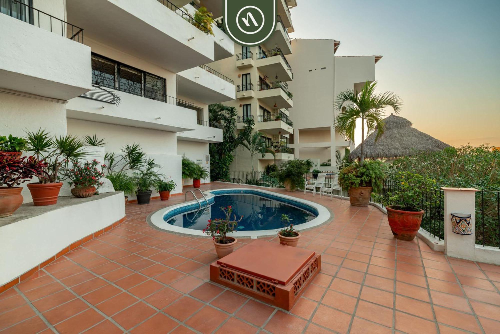 Two Story With Amazing Ocean-sunset Views Apartment *