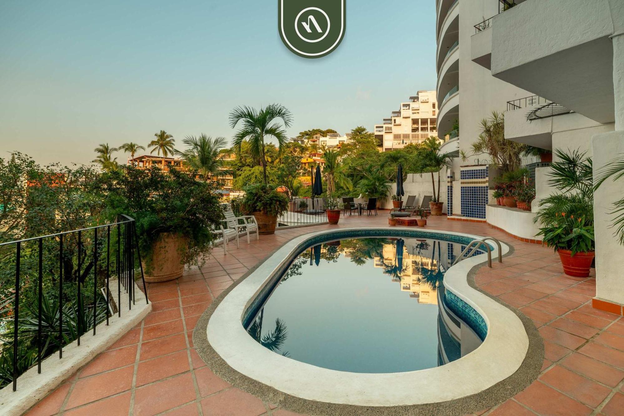 Two Story With Amazing Ocean-sunset Views
