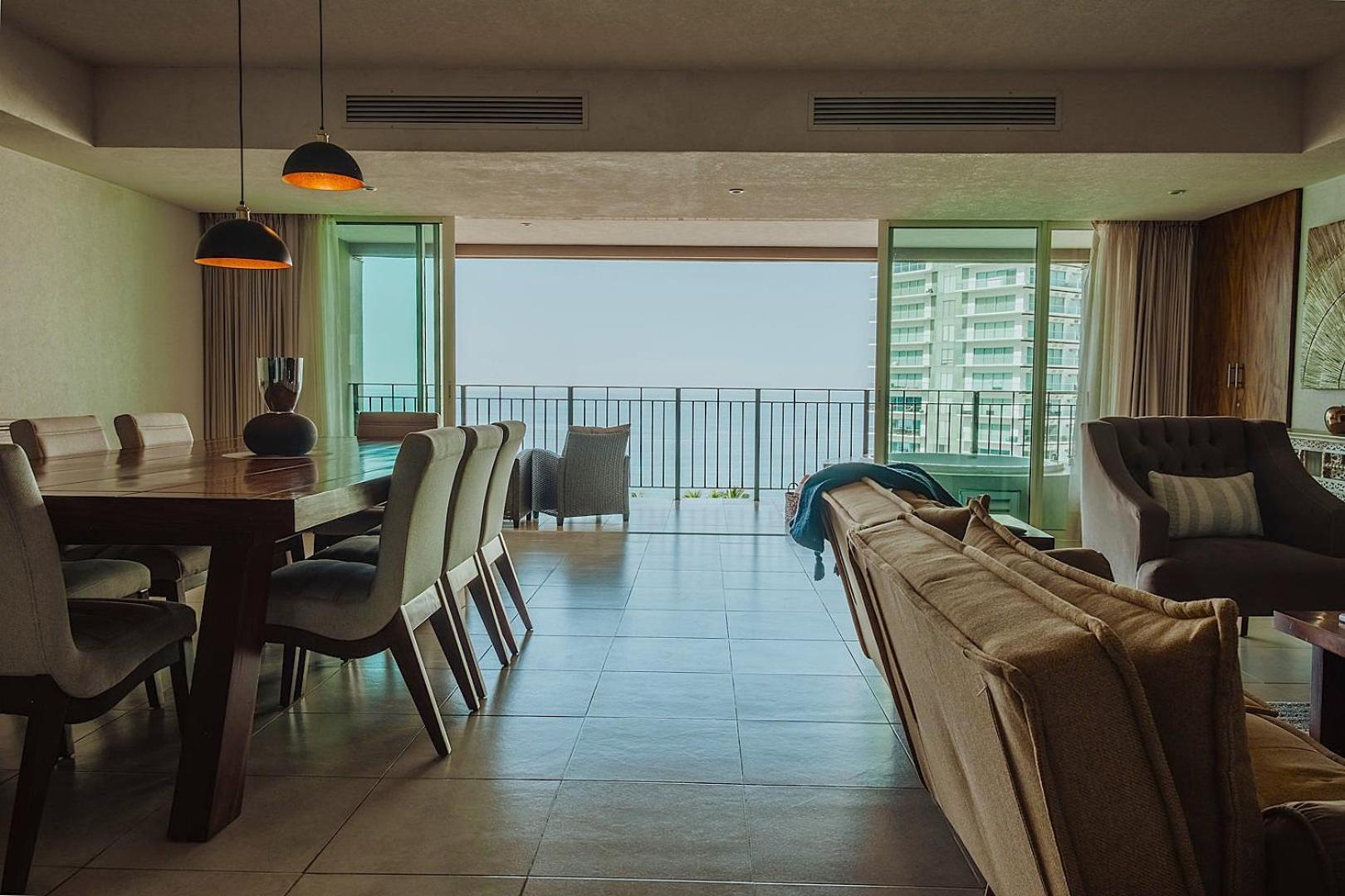 Grand Venetian Beachfront * Puerto Vallarta