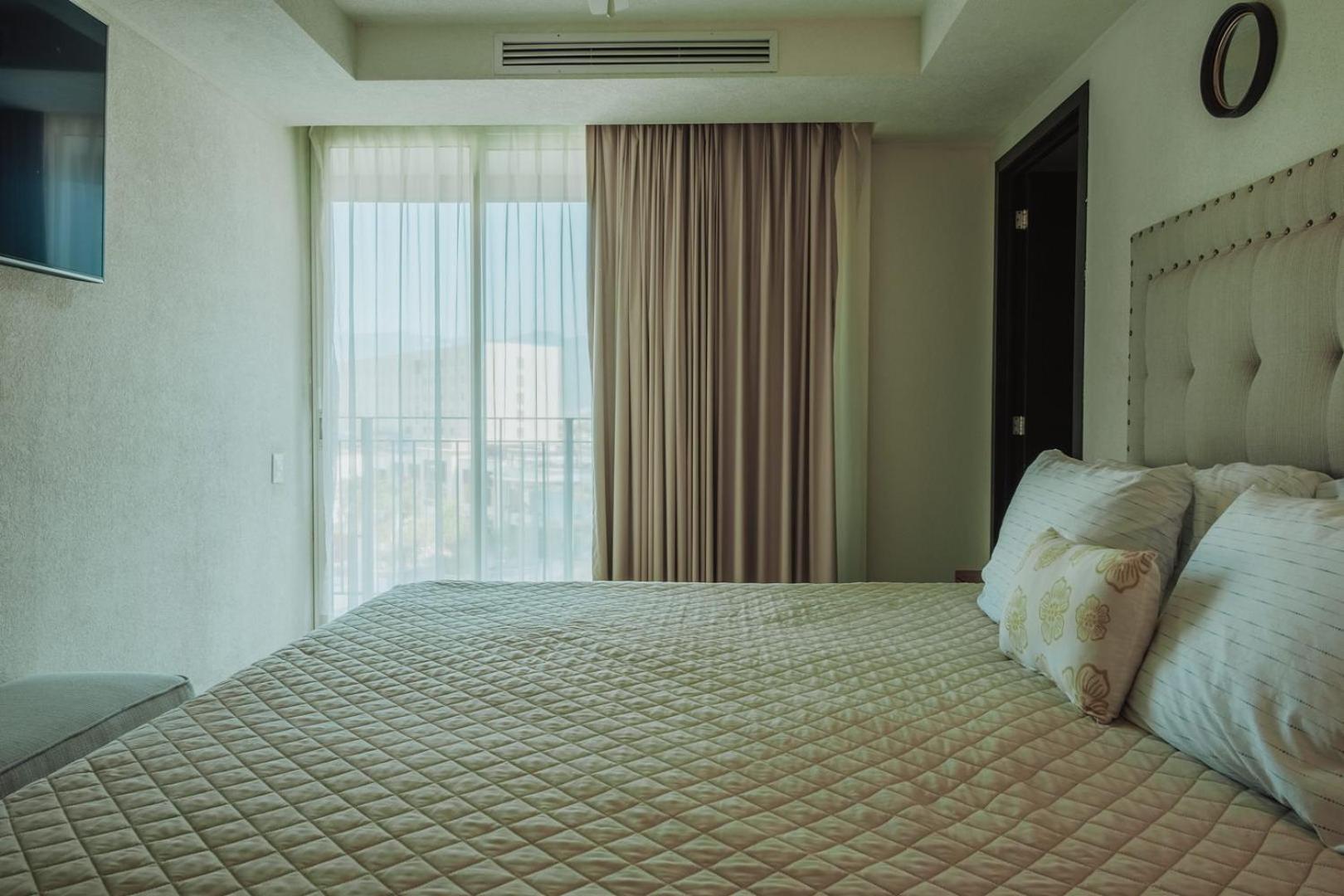 Apartment Grand Venetian Beachfront