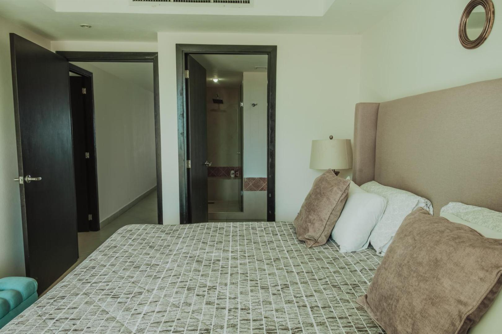 Grand Venetian Beachfront Apartment Puerto Vallarta