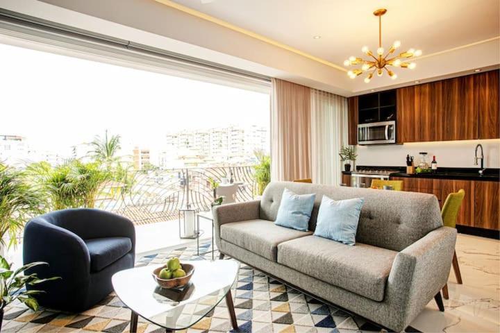 Apartment Desire Romantic Zone Gym Rooftop Pool