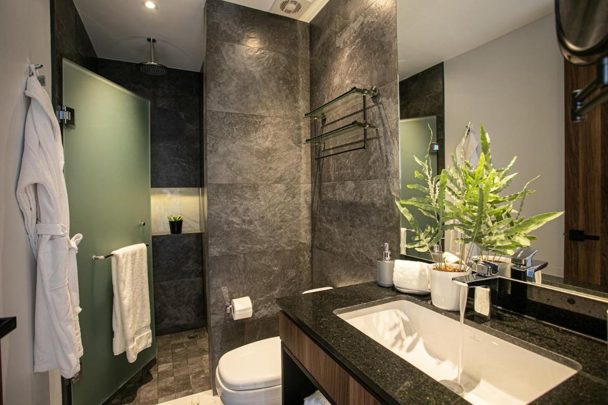 Apartment Desire Romantic Zone Gym Rooftop Pool