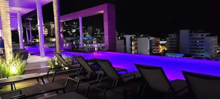 Desire Romantic Zone Gym Rooftop Pool Apartment