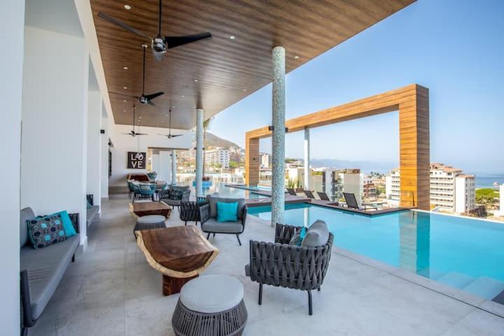Apartment Desire Romantic Zone Gym Rooftop Pool *