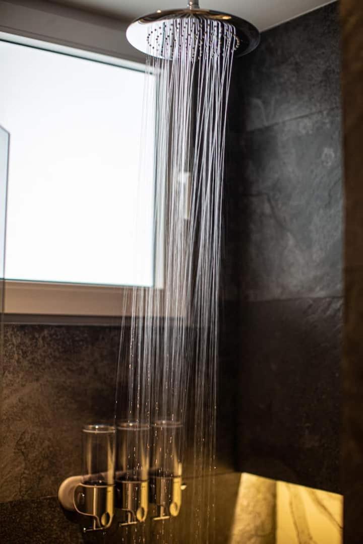 Desire Romantic Zone Gym Rooftop Pool Apartment *