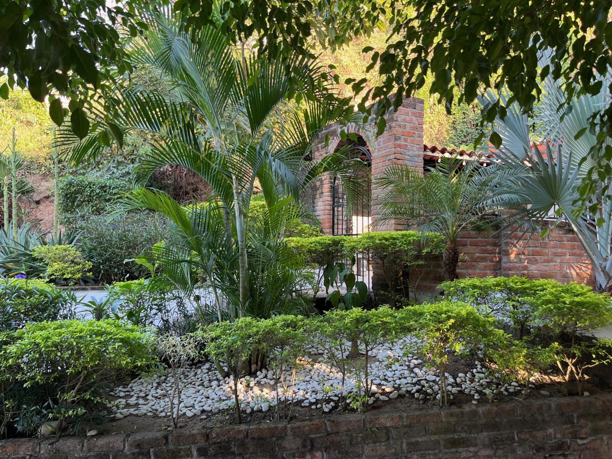 La Palmier - Your Quiet House *