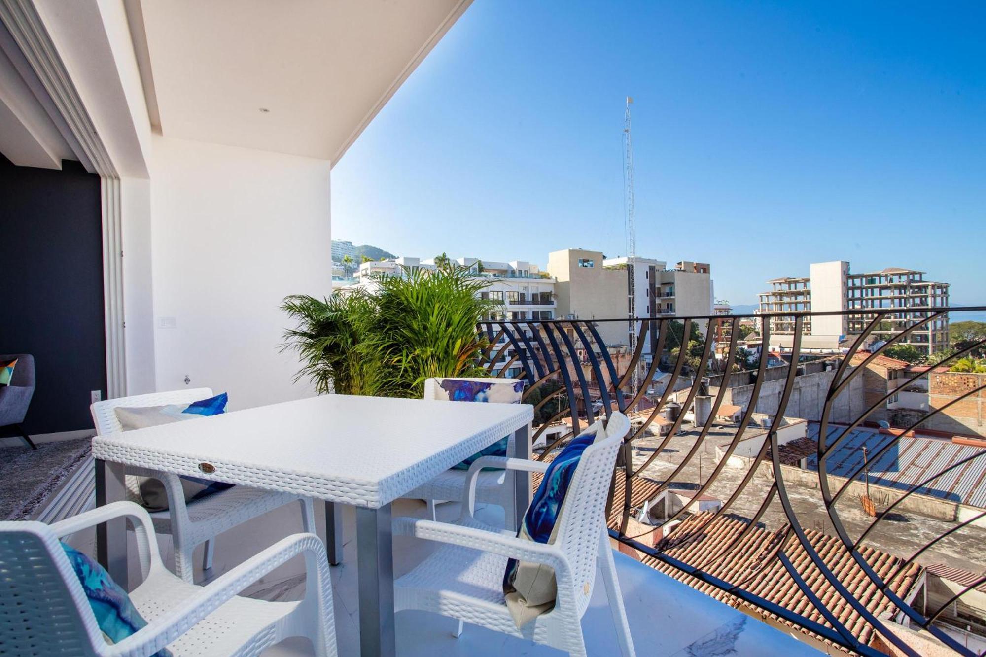Chic 1br In Romantic Zone With Pool Puerto Vallarta