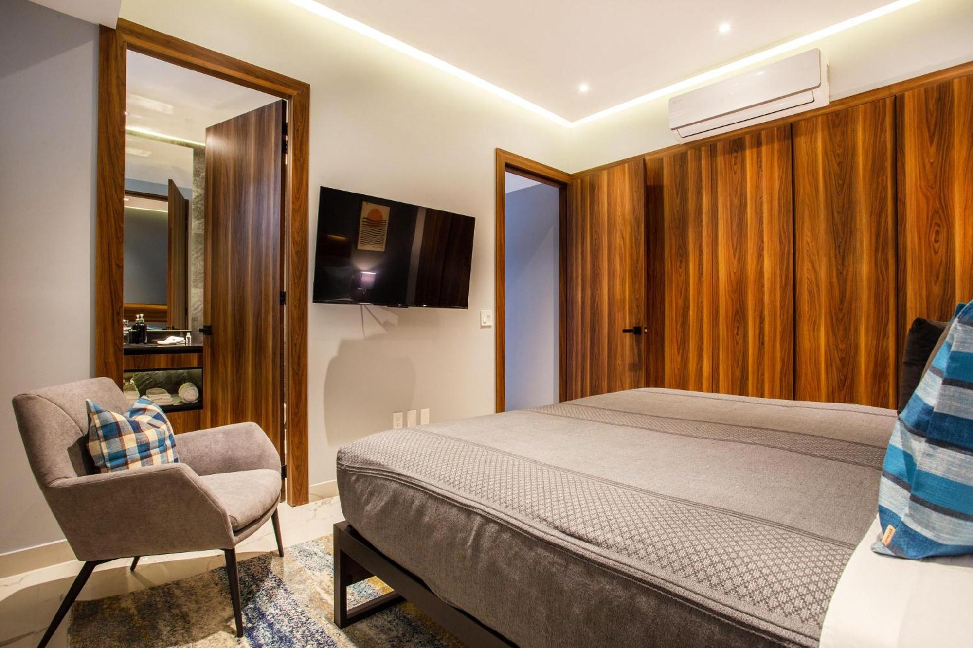 Chic 1br In Romantic Zone With Pool * Puerto Vallarta