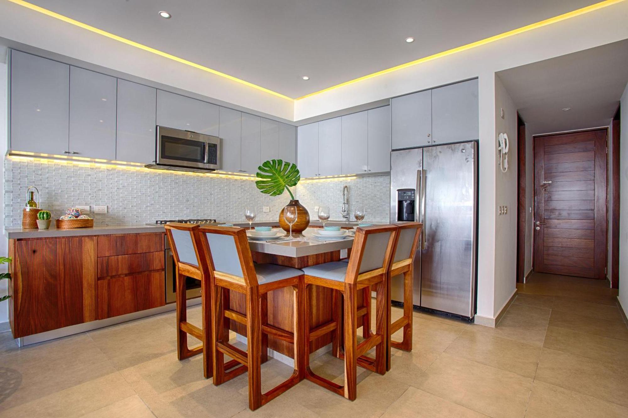 Stylish And Modern At Oceana, Gym, Rooftop Pool, Old Town Holiday home
