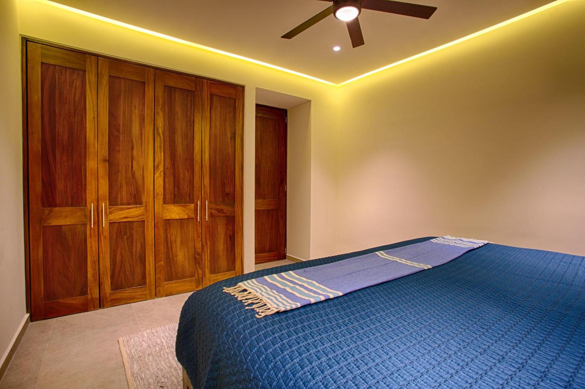 Holiday home Stylish And Modern At Oceana, Gym, Rooftop Pool, Old Town