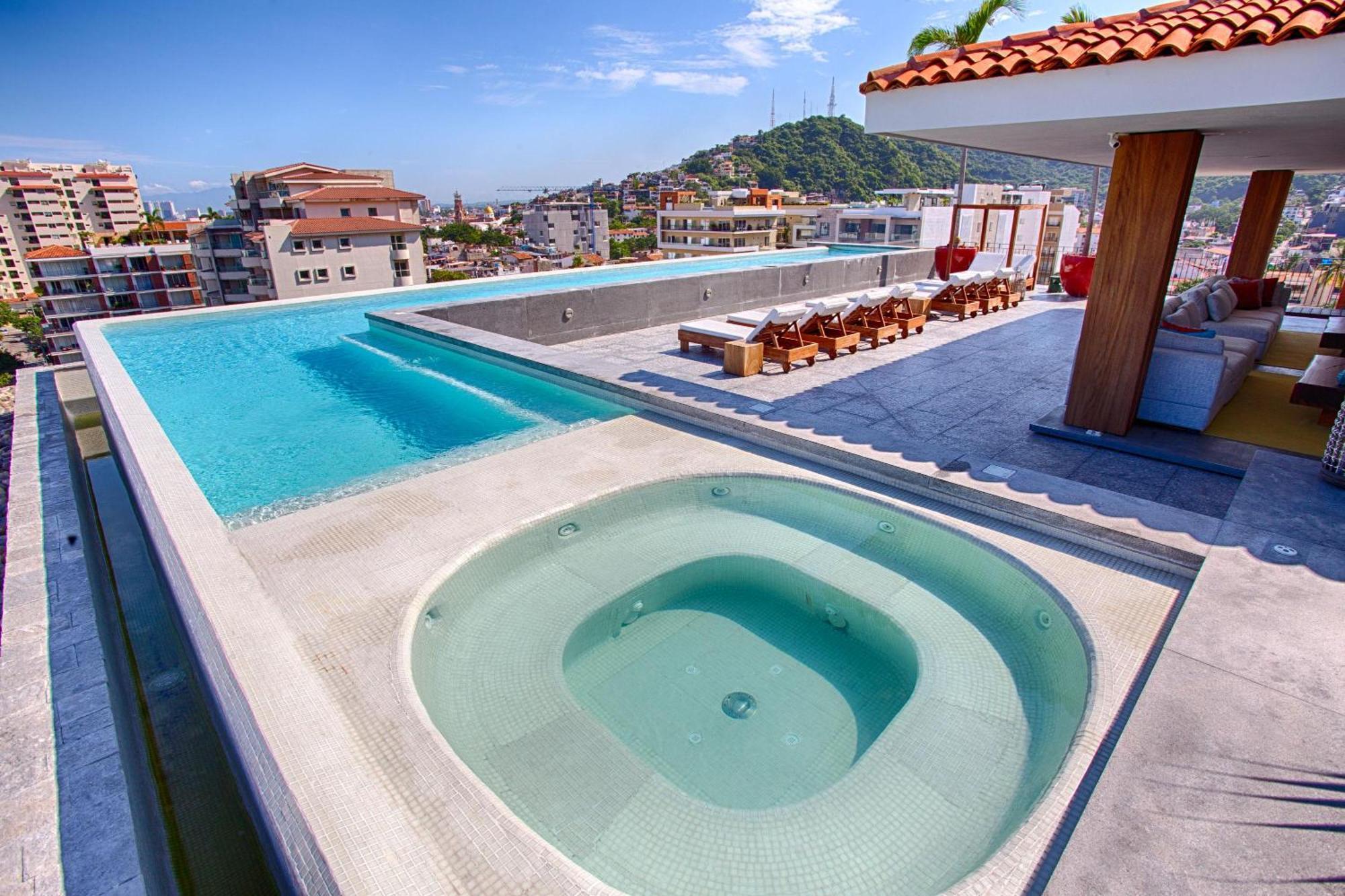 Stylish And Modern At Oceana, Gym, Rooftop Pool, Old Town Puerto Vallarta