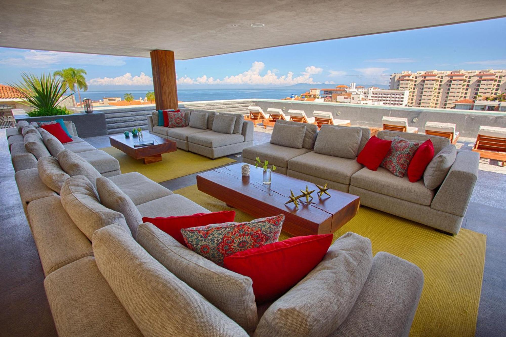 Stylish And Modern At Oceana, Gym, Rooftop Pool, Old Town Puerto Vallarta