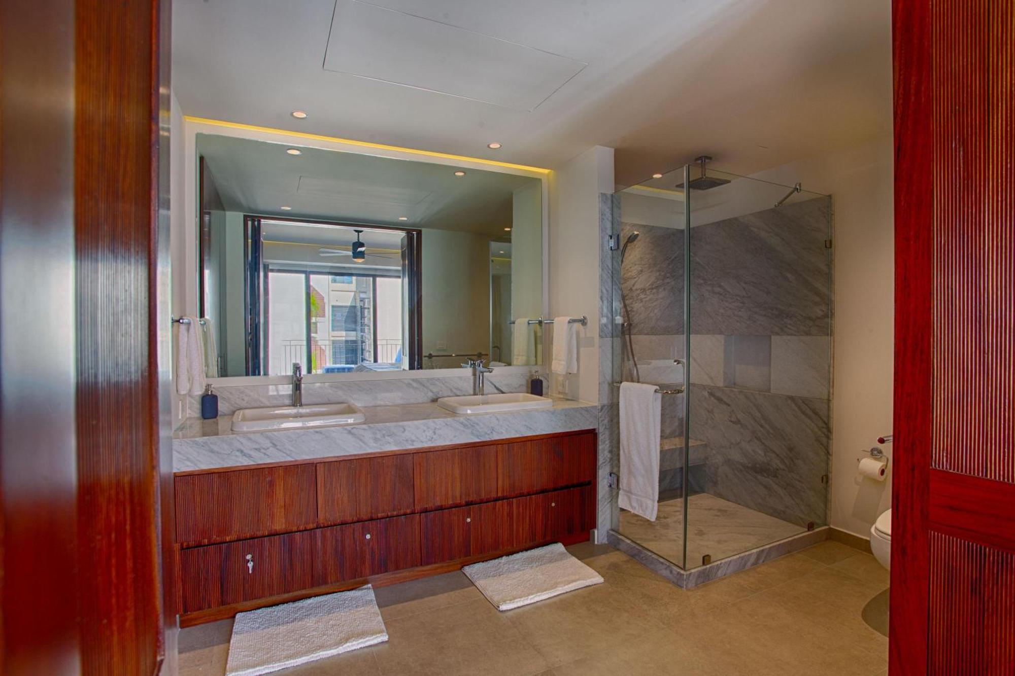 Stylish And Modern At Oceana, Gym, Rooftop Pool, Old Town Holiday home