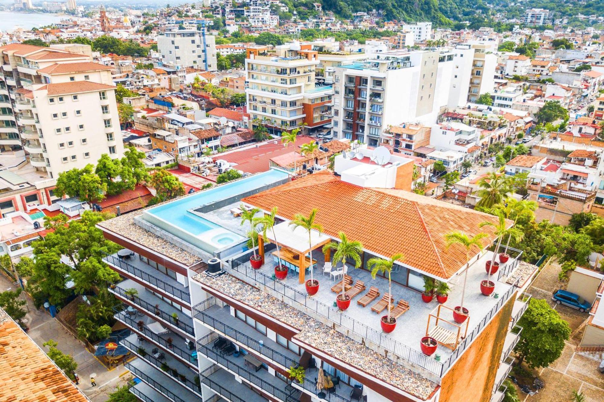 Holiday home Stylish And Modern At Oceana, Gym, Rooftop Pool, Old Town