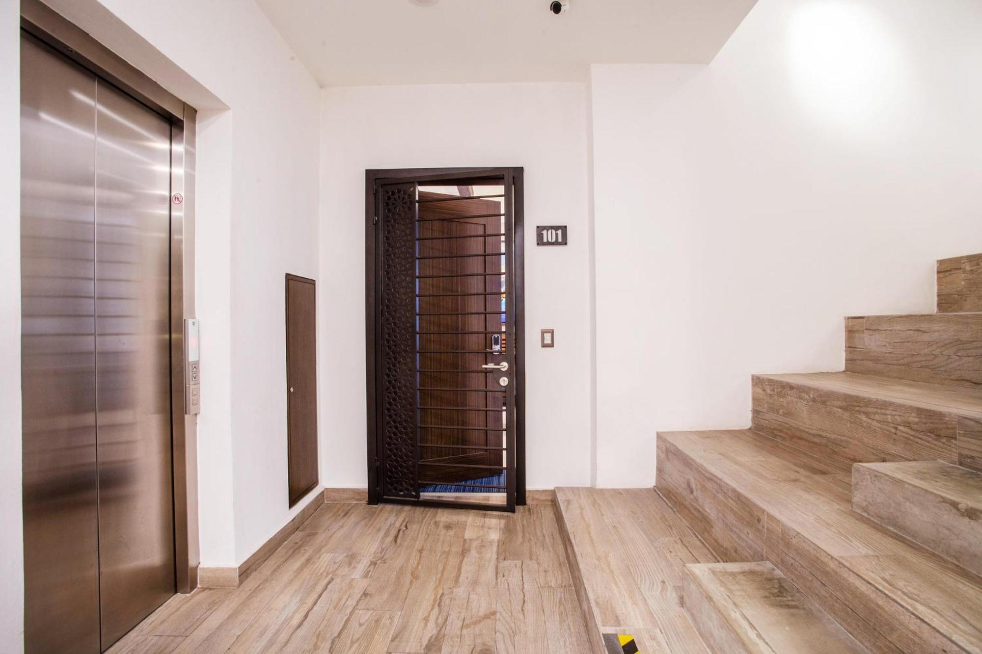 Casa Simpatica Private Hot Tub, Bbq, Desk And Pool *