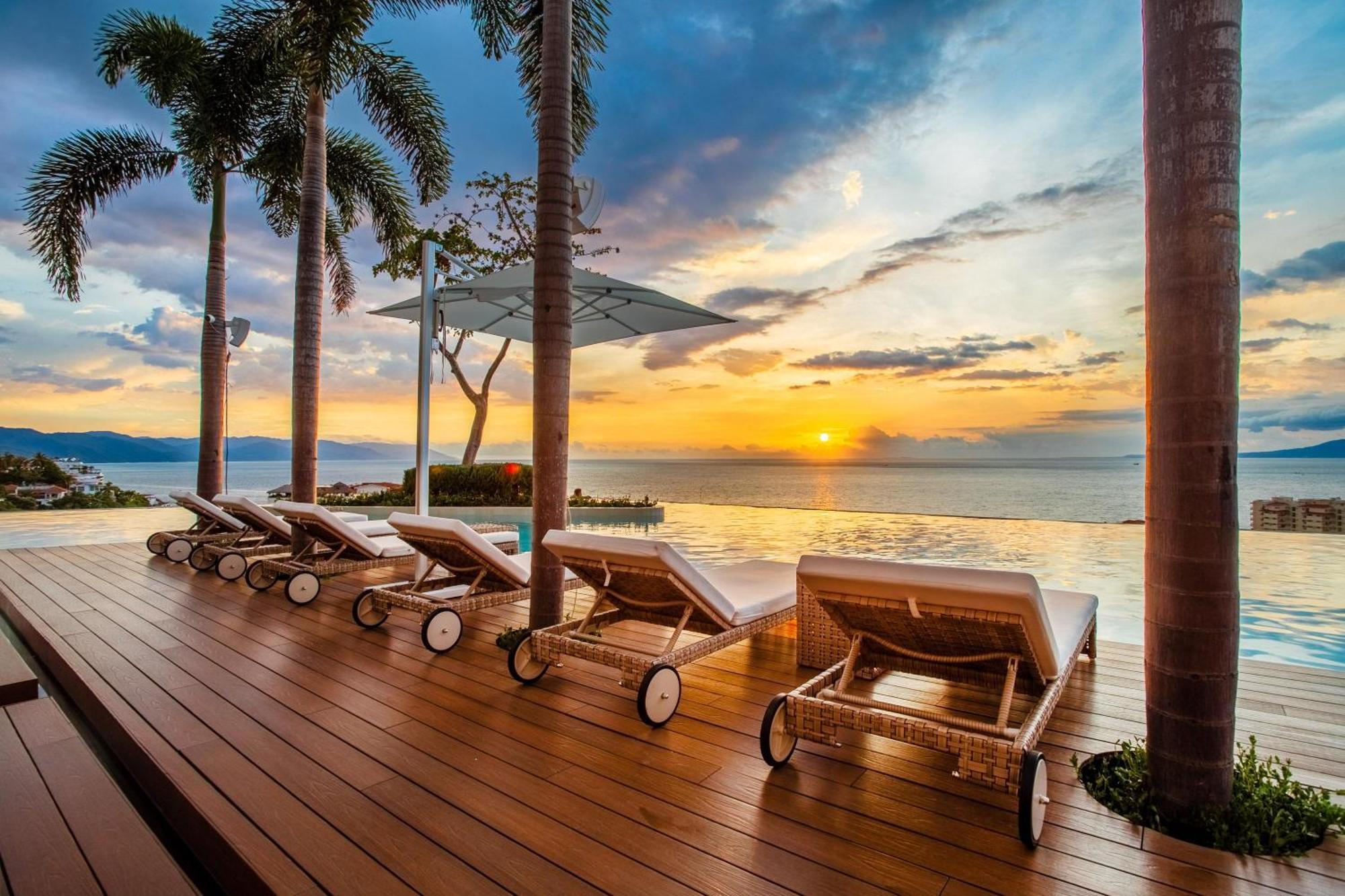 Luxury 10th Floor 2 Beds 2 Baths Holiday home *