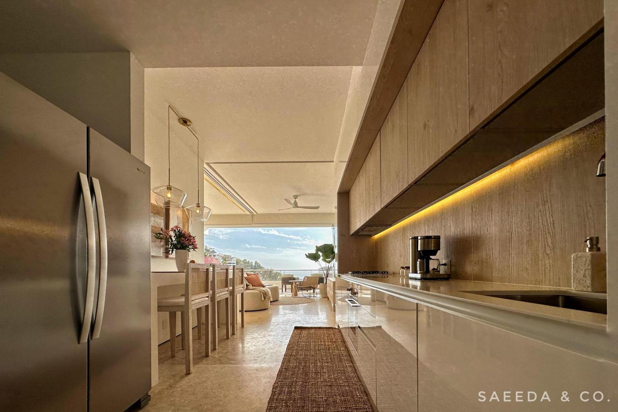 Luxury 10th Floor 2 Beds 2 Baths *