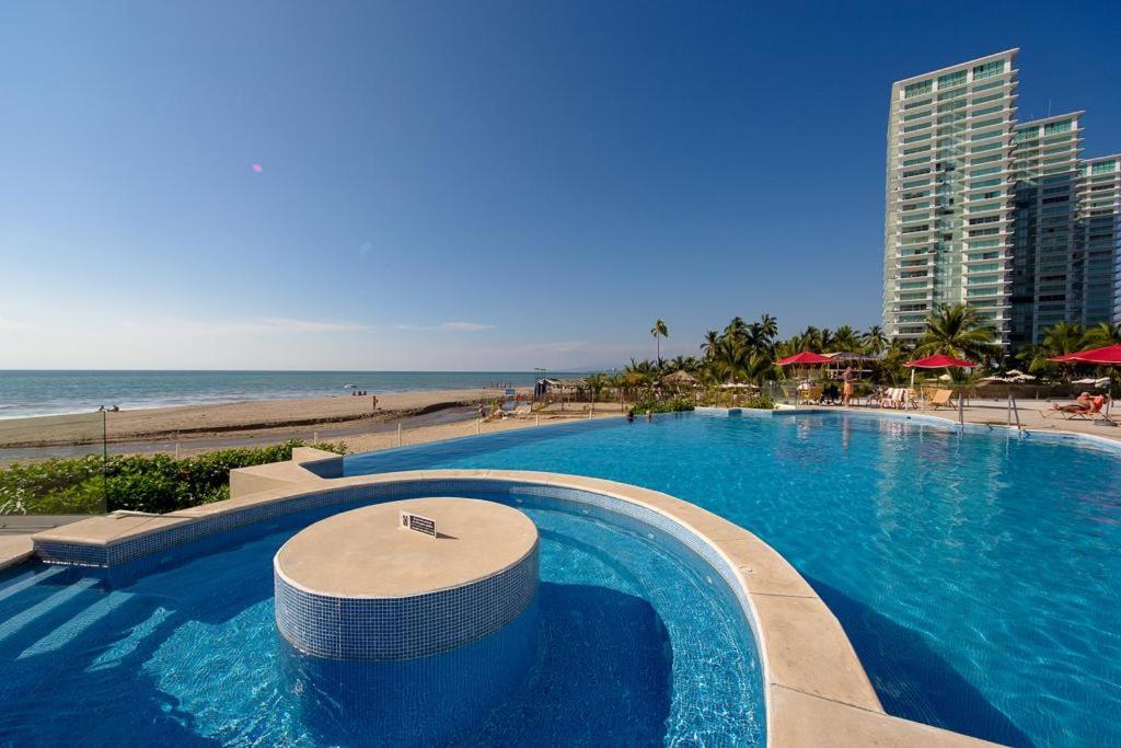 Beachfront 1br W/ Balcony & Resort-style Amenities Puerto Vallarta
