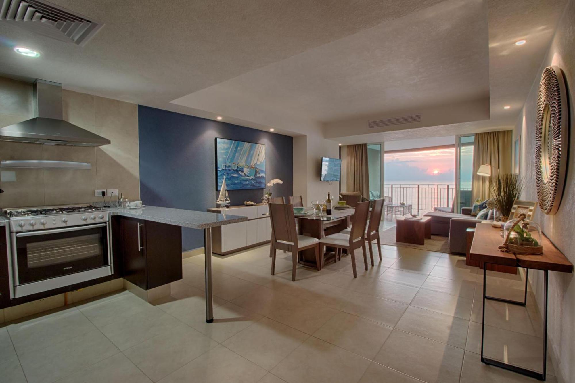 Beachfront 1br W/ Balcony & Resort-style Amenities Holiday home Puerto Vallarta