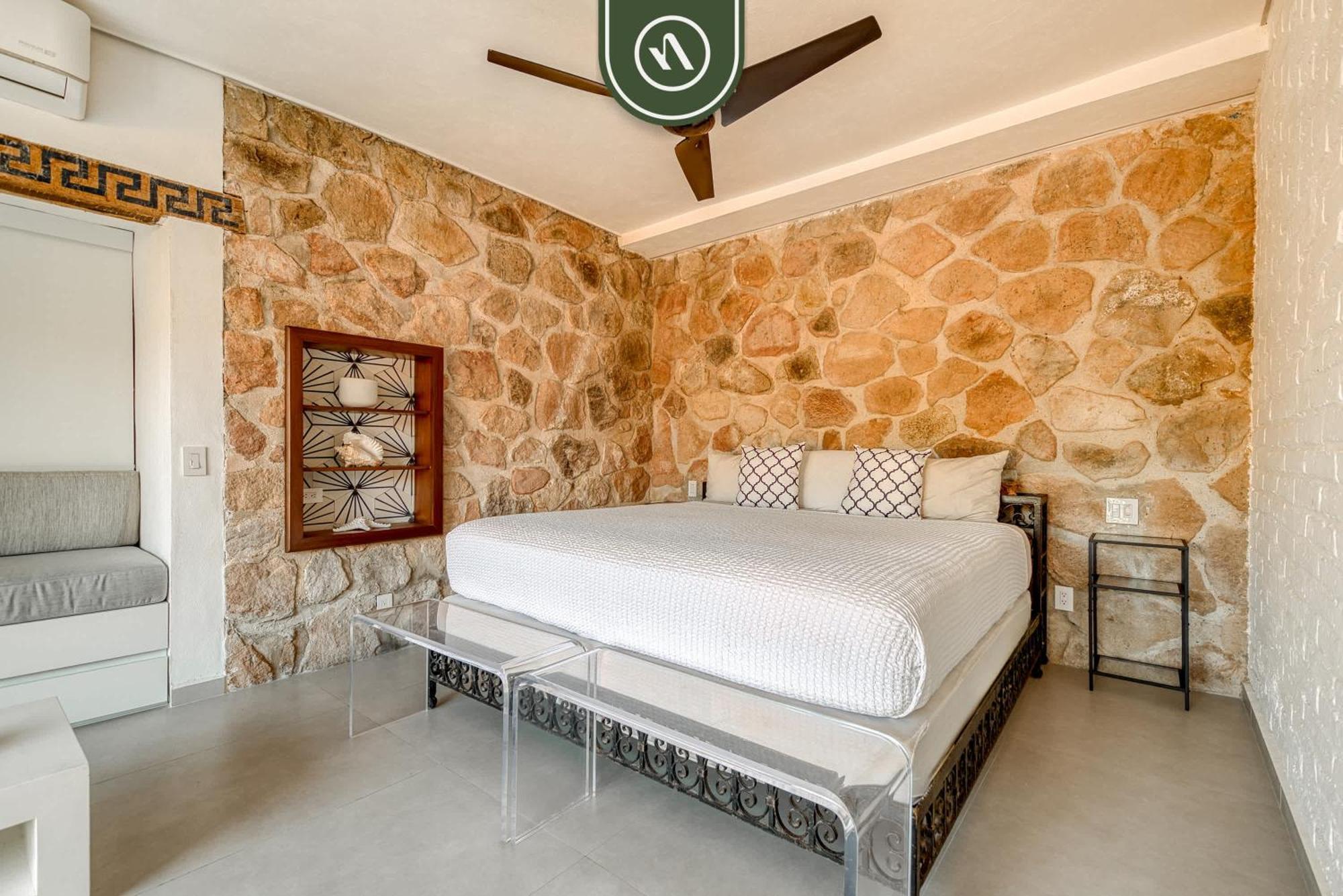 Apartment 1 Bedroom Mountain Retreat - 5 Min To Beach - Pool *