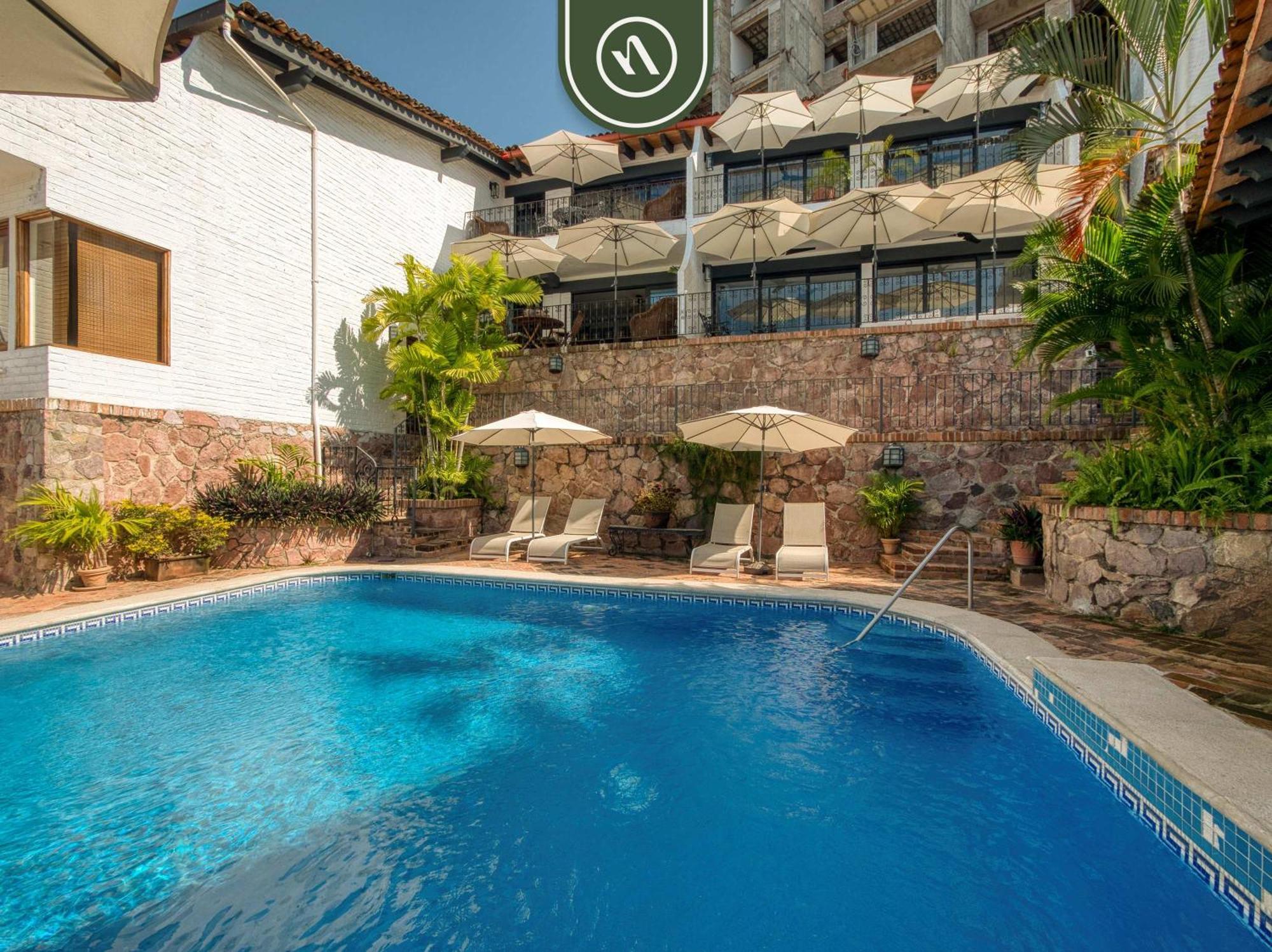 1 Bedroom Mountain Retreat - 5 Min To Beach - Pool *