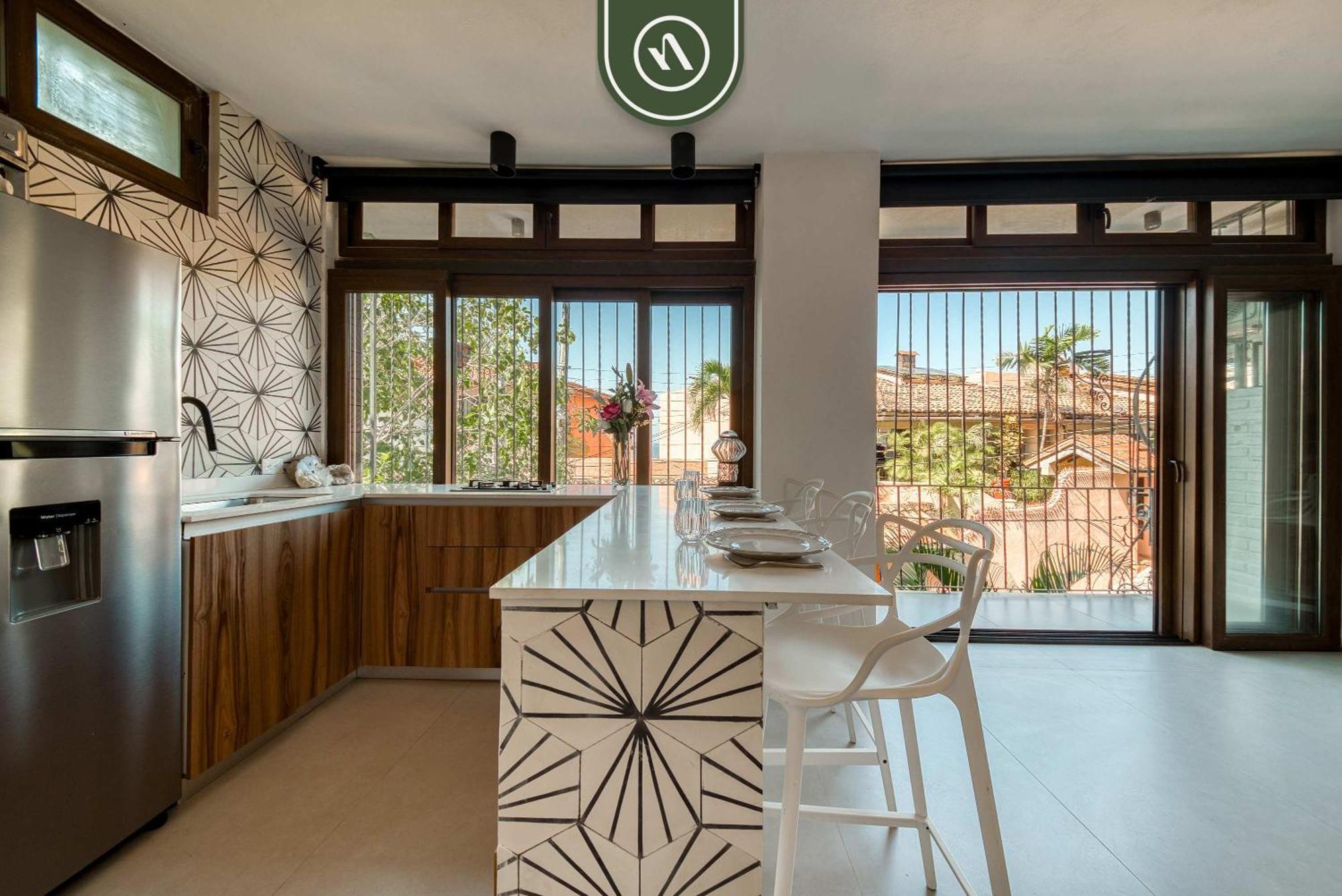 Apartment 1 Bedroom Mountain Retreat - 5 Min To Beach - Pool
